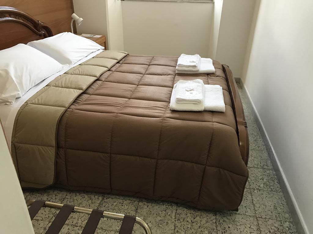Casa San Tommaso Hotel Linguaglossa Kamer foto