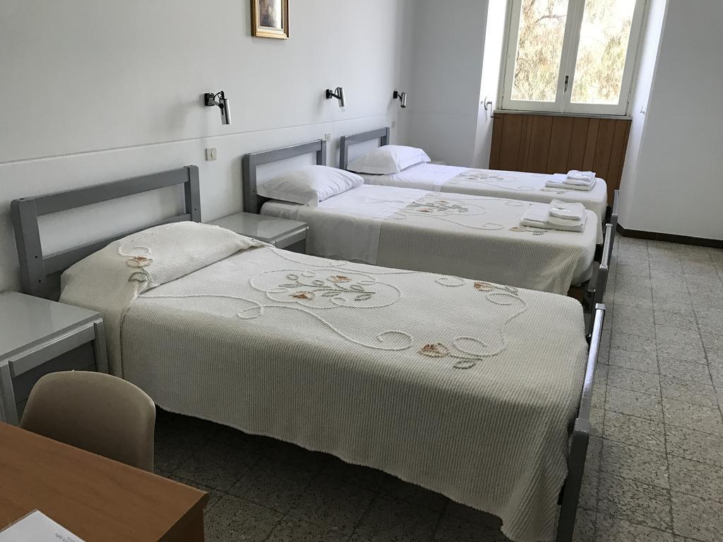 Casa San Tommaso Hotel Linguaglossa Kamer foto